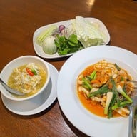 เรือนปั้นหยา สมุทรสาคร