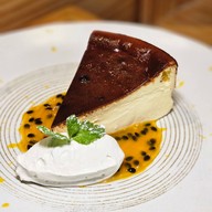 เมนูของร้าน Albricias Restaurant โรงแรมชาเทรียม เรซิเดนซ์ สาทร กรุงเทพฯ