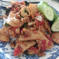 เย็นตาโฟ ถนนบันเทิง&ข้าวกระเพราทำถึง