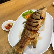 วารีธารา บรรทัดทอง อาหารทะเลพื้นบ้าน วารีธารา