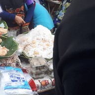 บรรยากาศ ขนมต้มตลาดตรอกโรงหม้อ