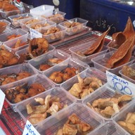 บรรยากาศ ปลาทอดตลาดตรอกหม้อ