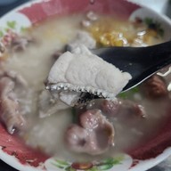 ข้าวต้มปลาชลบุรี ริมทุ่งนาเชย