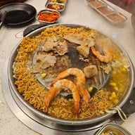 นักล่าหมูกระทะ Paradise Place