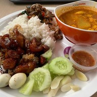 ข้าวแกงคุณยาย มารเกต เพลส เทพรักษ์