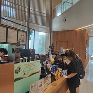 หน้าร้าน Starbucks โรงพยาบาลเมดพาร์ค