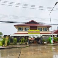 บรรยากาศ ก๋วยจั๊บป้าต๋อย นั่งเกล้า
