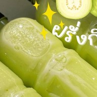 น้ำเคล และ น้ำผลไม้ (ส้ม เสาวรส ฝรั่ง มะม่วง และ ตามฤดูกาล)