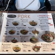เกศเตี๋ยว ก๋วยเตี๋ยวเรือ (Kate Teaw Thai Boat Noodles) Central Chidlom