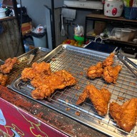 บรรยากาศ ก.ไก่ทอดกรอบ