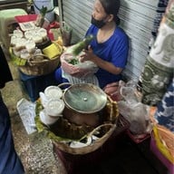 ตลาดฉัตรไชย