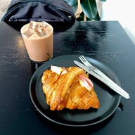 DOUBLE SLASH //  COFFEE SPACE พระราม 3