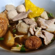 เมนูของร้าน ก๋วยเตี๋ยวท่านฮ๋อง