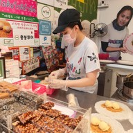 A Zhu Peanut Ice Cream Roll