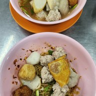 เมนูของร้าน ก๋วยเตี๋ยวเย็นตาโฟ เจ๊จู
