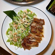 เจ๊แดงสามย่าน ส้มตำ คอหมูย่าง เจ๊แดงจุ่มนัวร์ ซีคอนสแควร์ ศรีนครินทร์