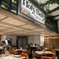 Holy Belly Restaurant เอ็มสเฟียร์