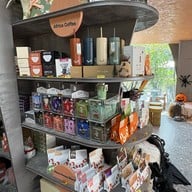 บรรยากาศ NANA Coffee Roaster เซ็นทรัลเวสต์วิลล์ ราชพฤกษ์