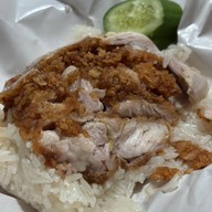 ข้าวมันไก่ตอน เจ้ฮุ้งอ่อนนุช