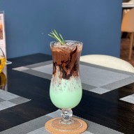 Amorretto Cafe & Bistro