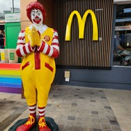 หน้าร้าน McDonald's เมก้า วังบูรพา