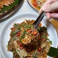 เจ๊แดงสามย่าน ส้มตำ คอหมูย่าง เจ๊แดงจุ่มนัวร์ ซีคอนสแควร์ ศรีนครินทร์