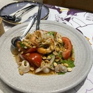 ตำกระเทย สาเกตสีลม