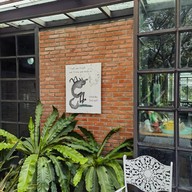 The Three Little Pigs ท่าตลาด