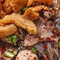 ก๋วยเตี๋ยวเรือรสเด็ด เจ๊ฝน