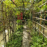 The Three Little Pigs ท่าตลาด