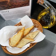 Amorretto Cafe & Bistro