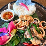 มีแอนด์มอร์ คาเฟ่ มหาสารคาม