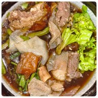 ก๋วยเตี๋ยวเนื้อวัดหนัง สวัสดิการกองทัพเรือ