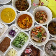 DonGang โดนแกง แกงใต้ - ทองหล่อ 16