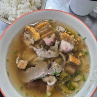 เมนูของร้าน นายตั้ม ต้มเลือดหมู สาขาตลาดเกษตร