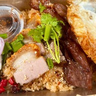 ร้านหมูกรอบ&ข้าวตามสั่งสไตร์Fusionจุกๆ สาขาเอกชัย46