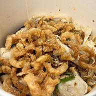 เมนูของร้าน ก๋วยเตี๋ยวไก่ฉีก คุณประนอม ตลาดหัวรอ ตลาดหัวรอ
