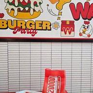 บรรยากาศ Wallace นัมเบอร์ วัน พลาซ่า (สาขา ม.รามคำแหง 2)