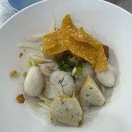 ฮี๊กี่ลูกชิ้นปลา(เยาวราช) รามอินทรา