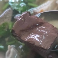 ต้มเลือดหมูก๋วยจั๊บ