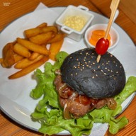 IX STEAK HOUSE สาขาม้าไม้การ์เด้นท์