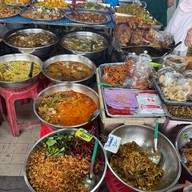 โอมข้าวแกง