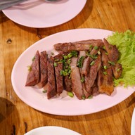 ทองเอกลาบก้อย