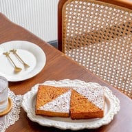 อองตัวเน็ตต์ เบคเฮ้าส์ แอนด์ คาเฟ่ บางกรวย - ไทรน้อย