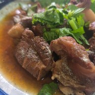 ต้มเลือดหมูก๋วยจั๊บ