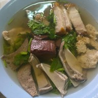 ต้มเลือดหมูก๋วยจั๊บ