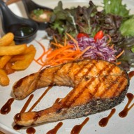 IX STEAK HOUSE สาขาม้าไม้การ์เด้นท์