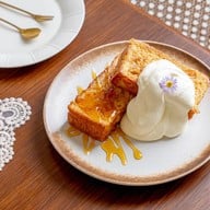 อองตัวเน็ตต์ เบคเฮ้าส์ แอนด์ คาเฟ่ บางกรวย - ไทรน้อย