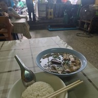 ต้มเลือดหมูก๋วยจั๊บ