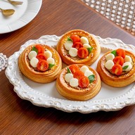 อองตัวเน็ตต์ เบคเฮ้าส์ แอนด์ คาเฟ่ บางกรวย - ไทรน้อย